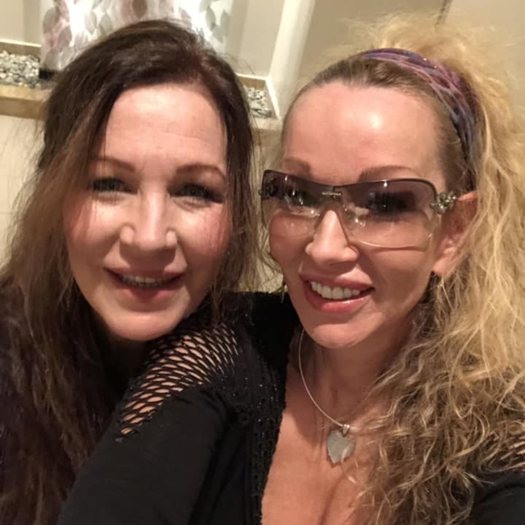 Meet your Posher, Una - Picture 1 of 1